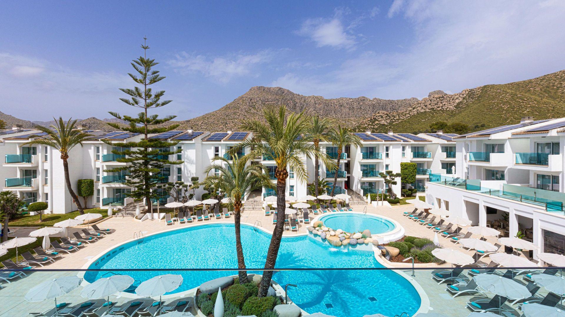 MarSenses Puerto Pollensa Hotel & Spa pool and mountain view
