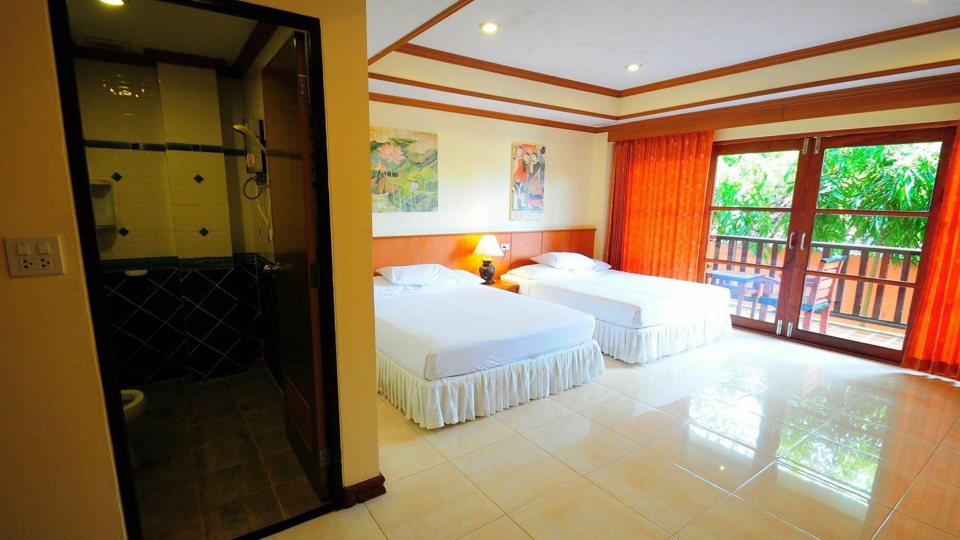Alina Grande Hotel and Resort twin room