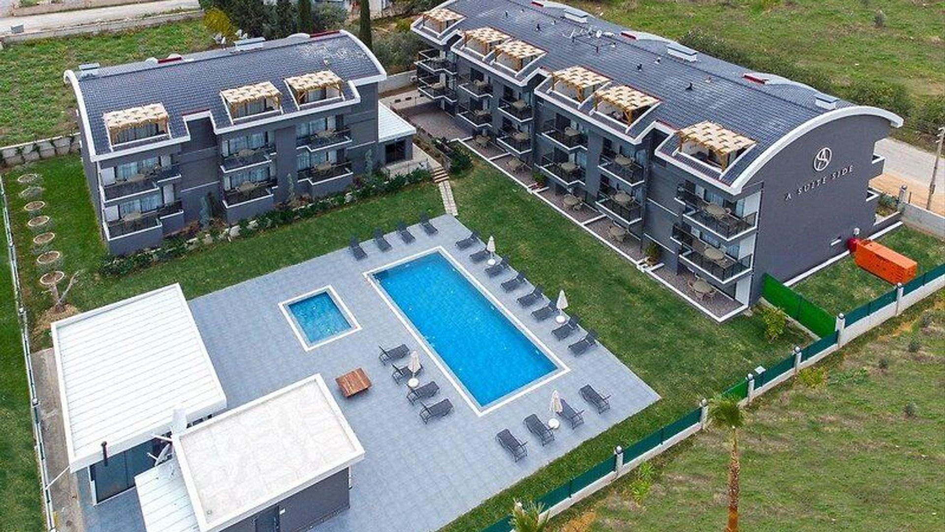 A Suite Side pool and hotel