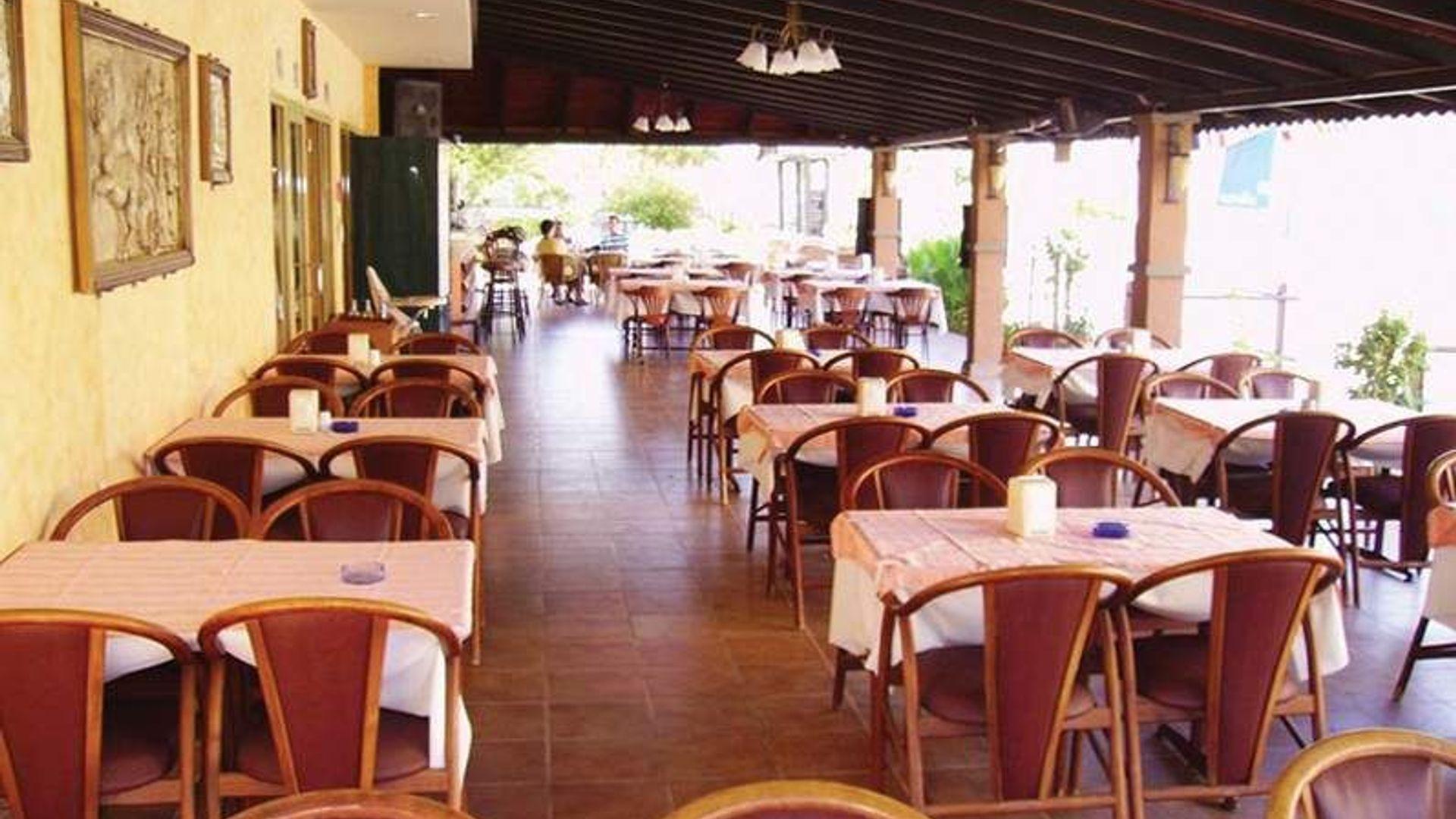 Mehtap Family Hotel dining