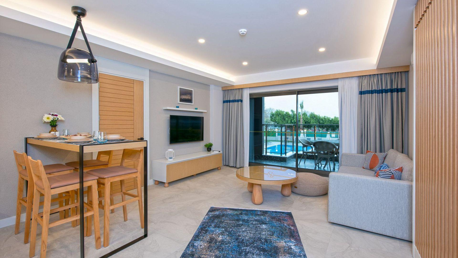 A Suite Side lounge-diner