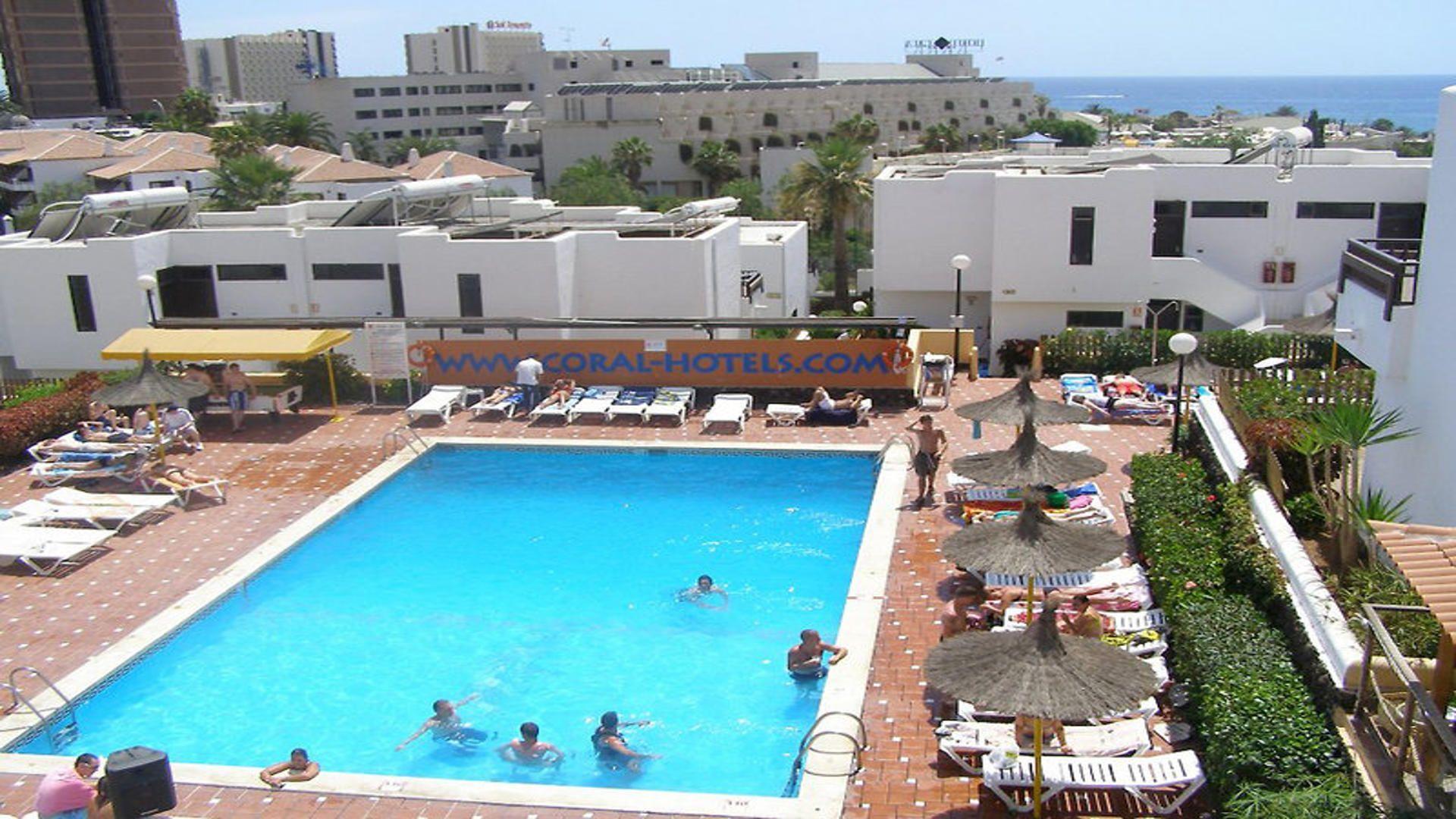 Paraíso del Sol pool 