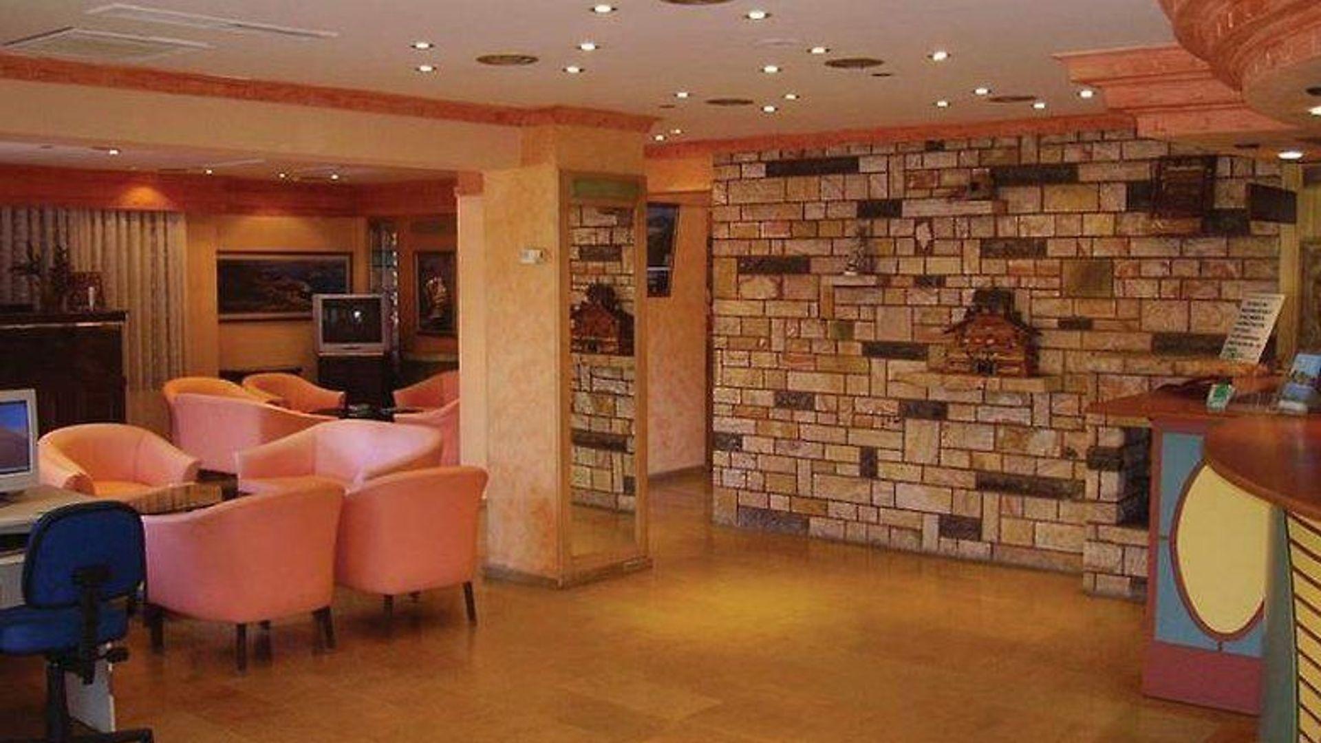 Mehtap Family Hotel lobby