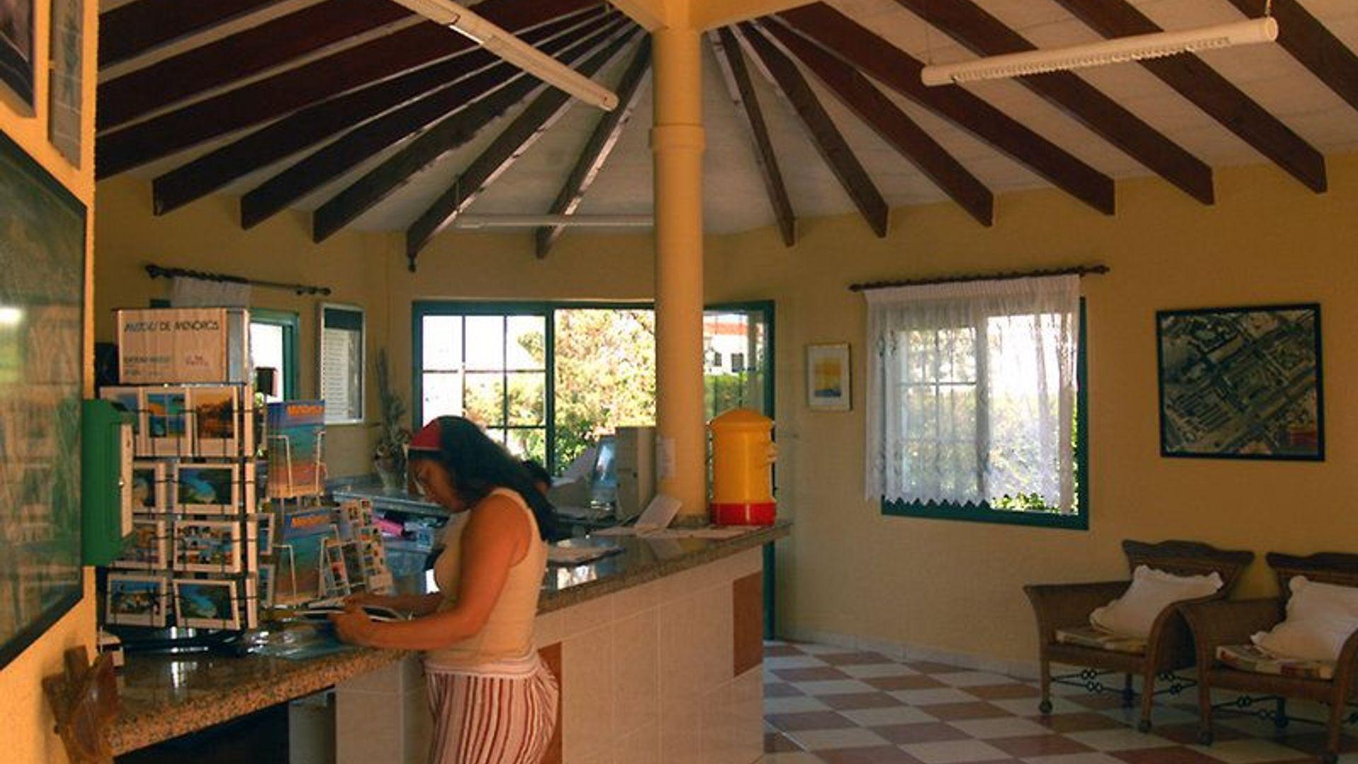 Apartamentos los Lentiscos by Mij lobby