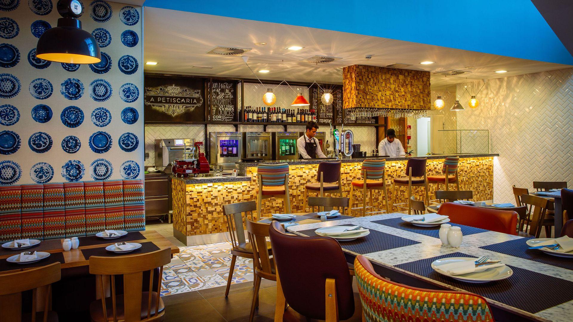 Monchique Resort & Spa bar