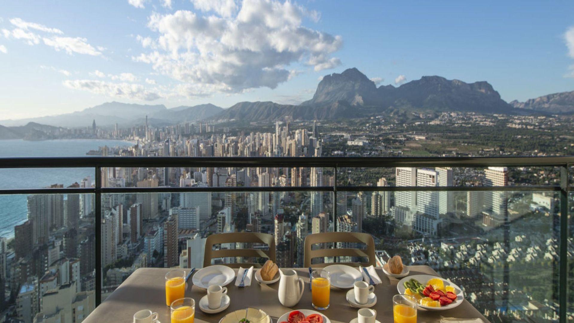 Apartamentos Benidorm Horizon by Pierre & Vacances balcony food