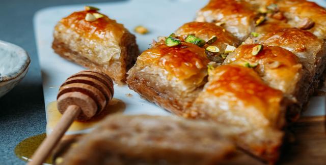5 tasty dishes to try in Greece